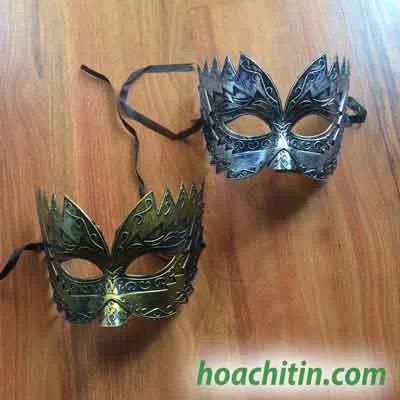Mặt Nạ Tam Giác Xi