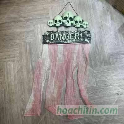 Bảng Treo Đầu Lâu Danger Nhựa Halloween